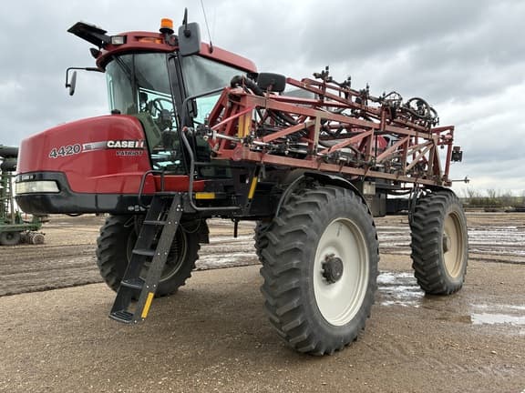 Image of Case IH Patriot 4420 equipment image 1