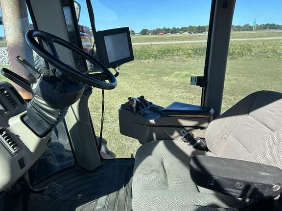 Image of Case IH Steiger 335 equipment image 1