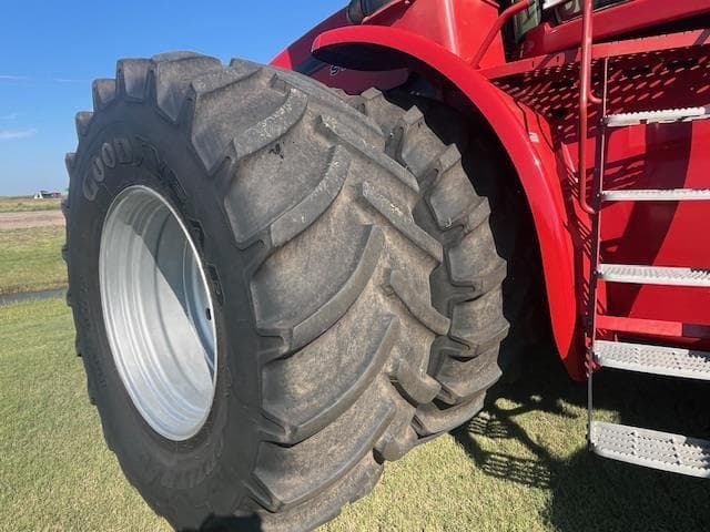 Image of Case IH Steiger 550 equipment image 4