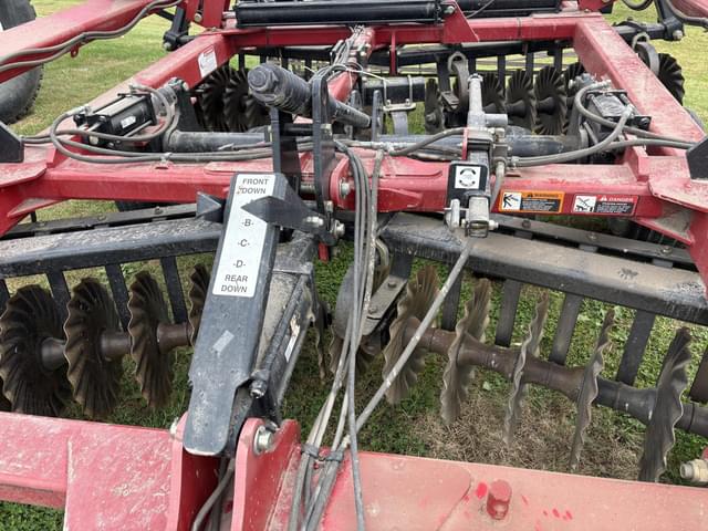 Image of Case IH 330 Turbo Till equipment image 4