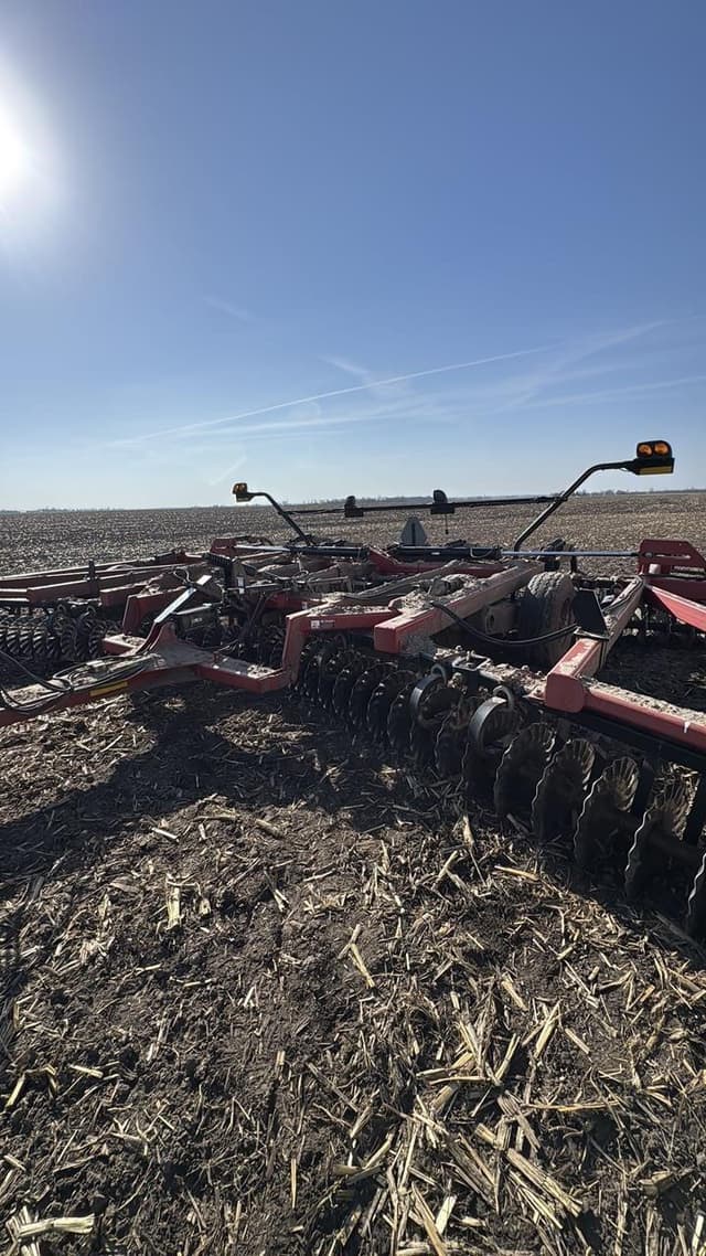 Image of Case IH 330 equipment image 3