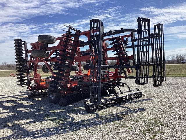 Image of Case IH 330 Turbo Till equipment image 4