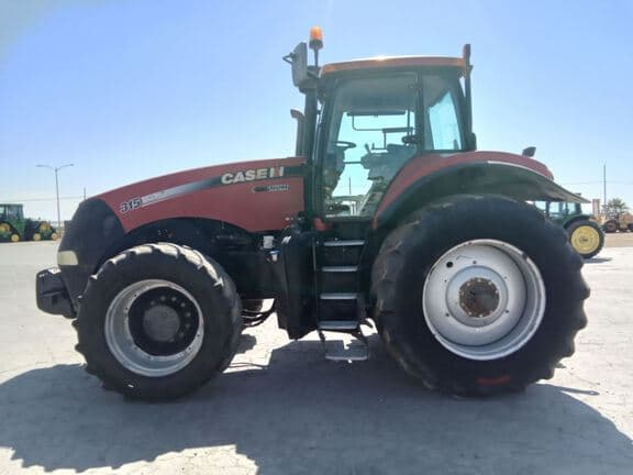 Image of Case IH Magnum 315 equipment image 2