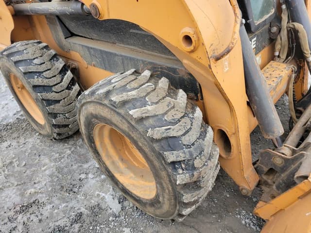 Image of Case SR200 equipment image 3