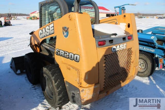 Image of Case SR200 equipment image 1