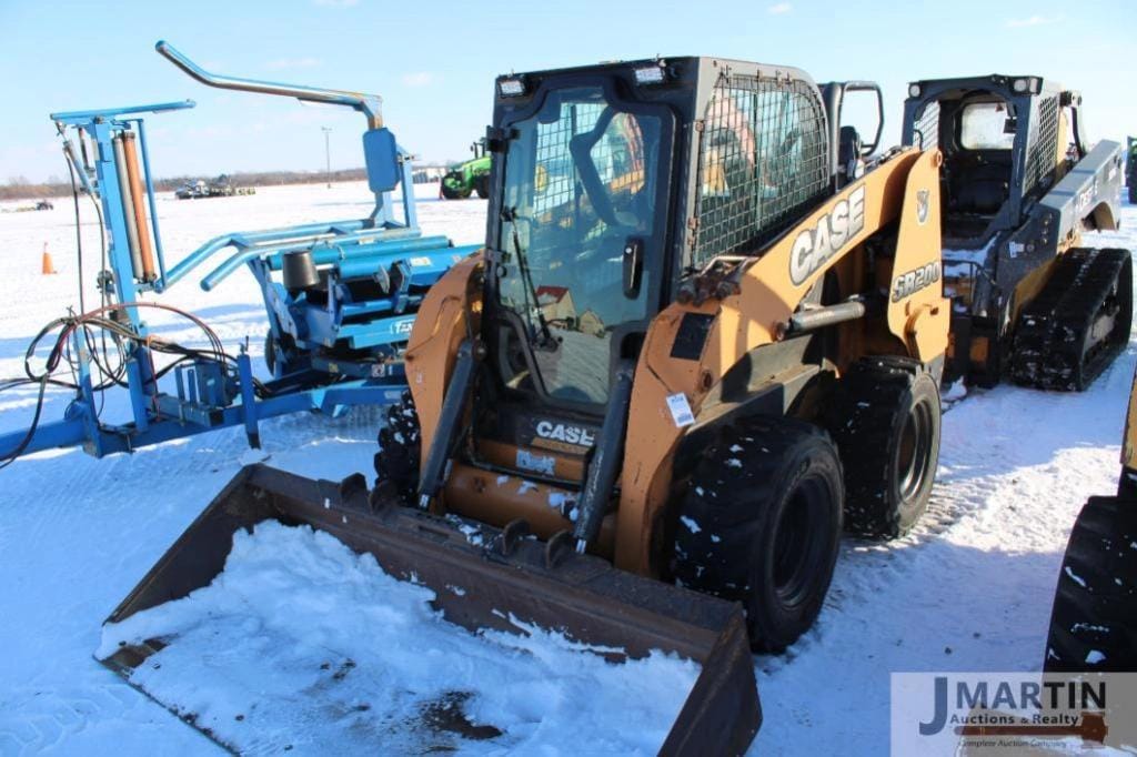 2011 Case SR200 Equipment Image0