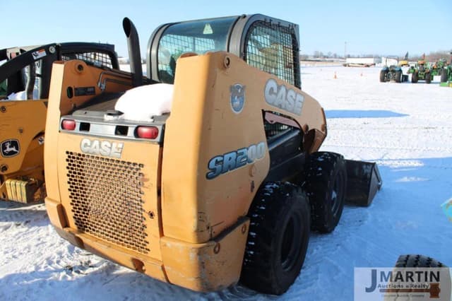 Image of Case SR200 equipment image 2