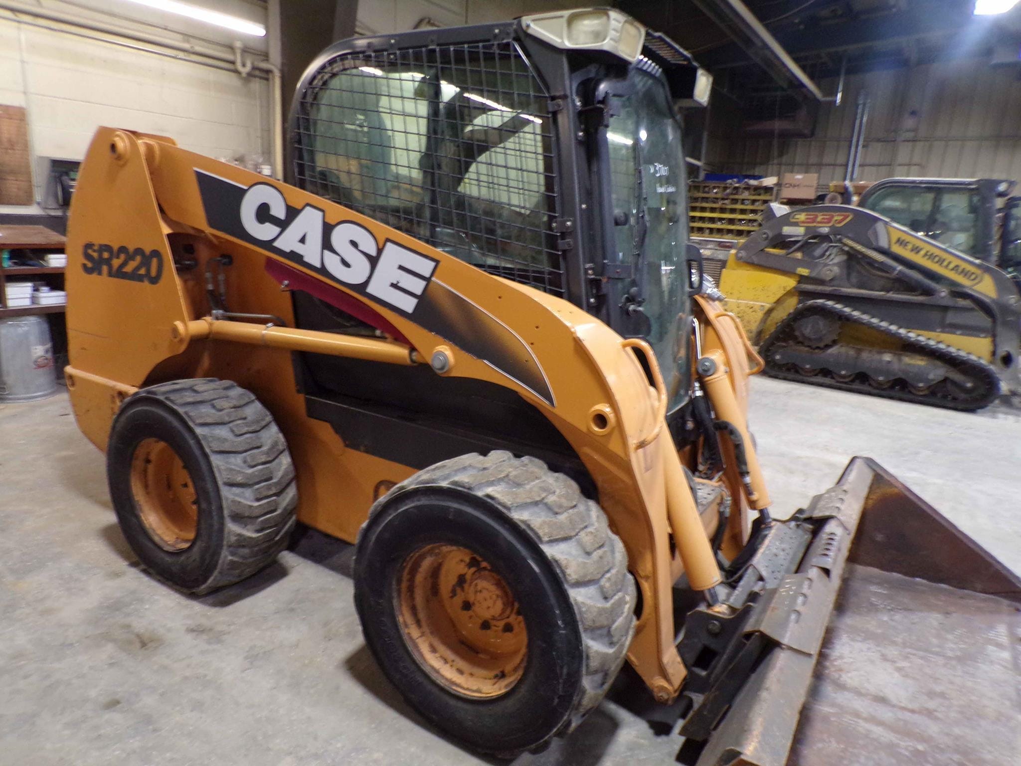 2011 Case SR220 Equipment Image0