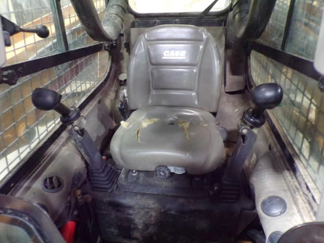 Image of Case SR220 equipment image 3