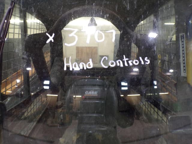 Image of Case SR220 equipment image 1