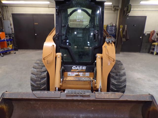 Image of Case SR220 equipment image 2