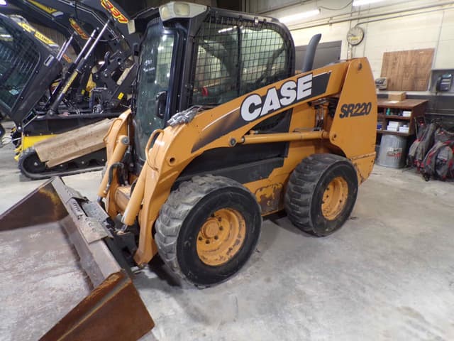 Image of Case SR220 equipment image 4