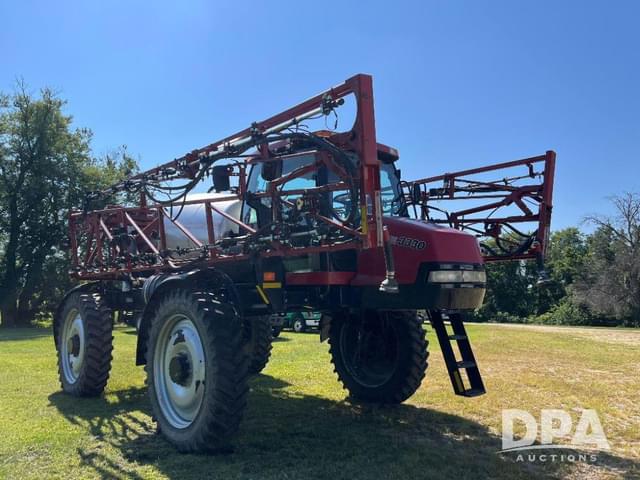 Image of Case IH 3330 Patriot equipment image 4