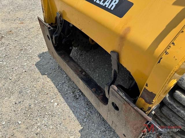 Image of Caterpillar 226B3 equipment image 4