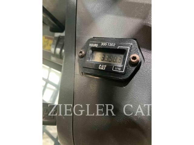 Image of Caterpillar 257B3 equipment image 3