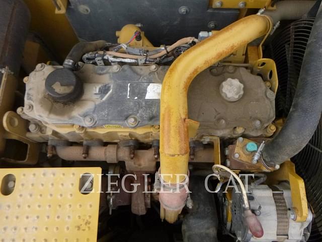 Image of Caterpillar 324DL equipment image 4