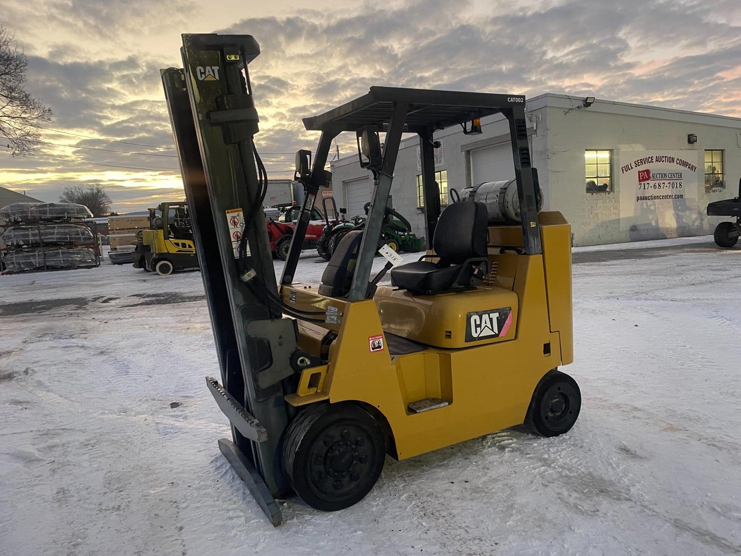 2011 Caterpillar GC40K Equipment Image0