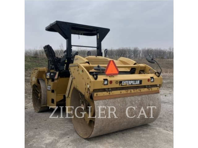 Image of Caterpillar CB54 equipment image 3