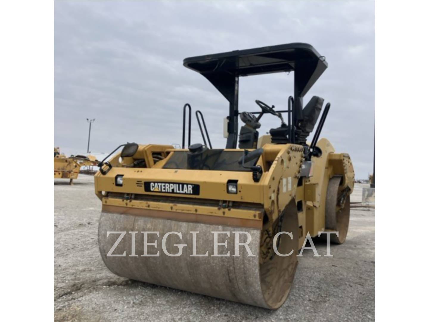 2014 Caterpillar CB54 Equipment Image0