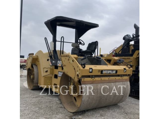 Image of Caterpillar CB54 equipment image 1