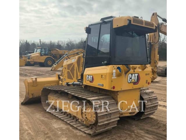 Image of Caterpillar D3 equipment image 3