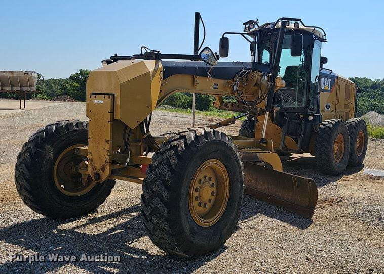 Main image Caterpillar 140M