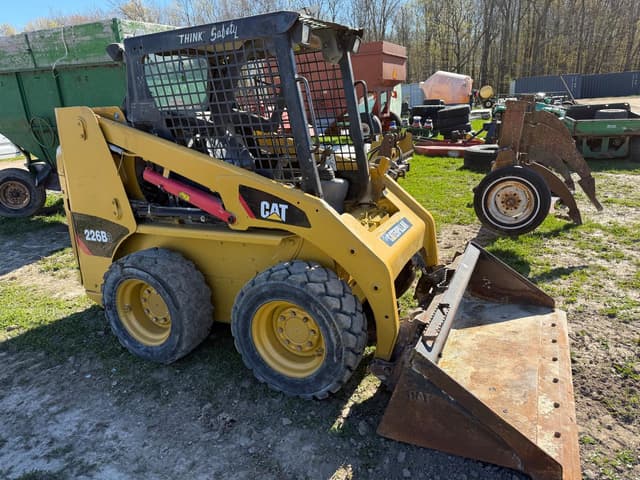 Image of Caterpillar 226B3 equipment image 2