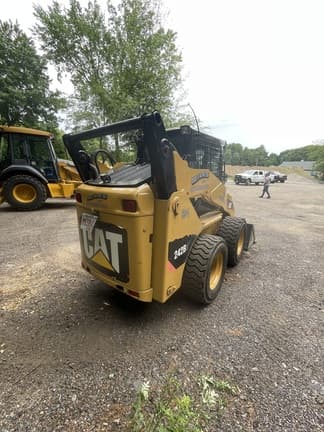 Image of Caterpillar 242B3 equipment image 3
