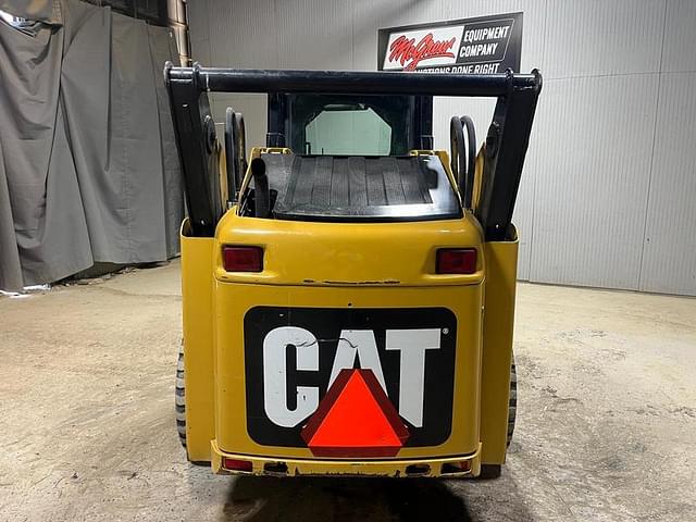 Image of Caterpillar 242B3 equipment image 3