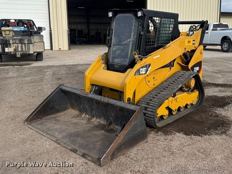 2011 Caterpillar 259B3 Equipment Image0
