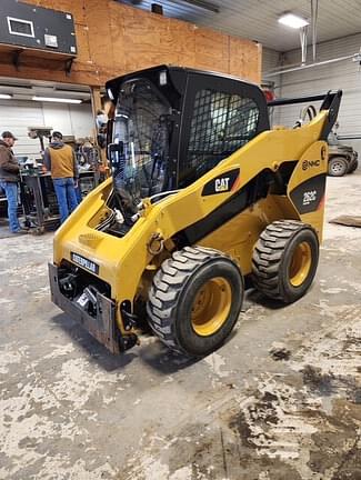 Image of Caterpillar 262C equipment image 3