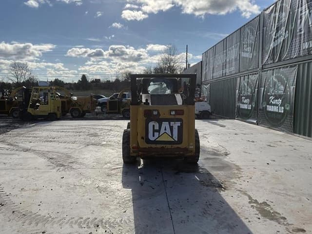 Image of Caterpillar 272C equipment image 2