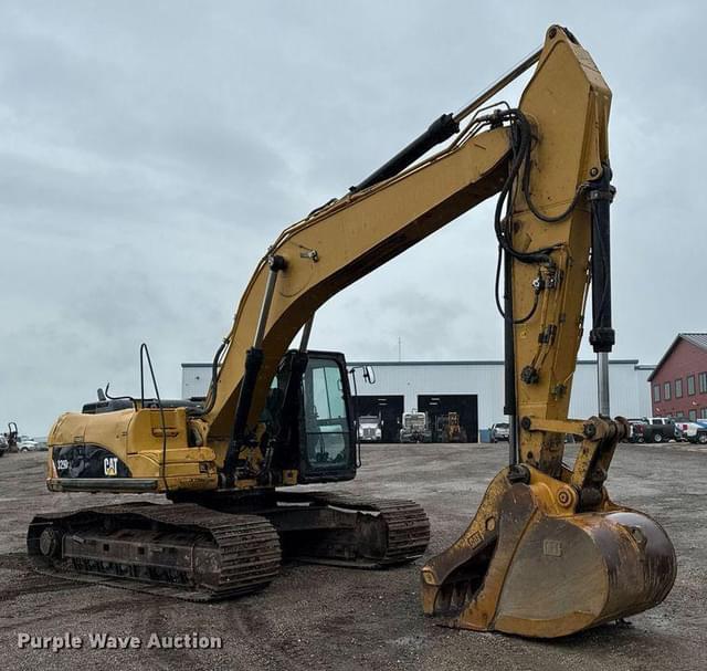 Image of Caterpillar 329D equipment image 2