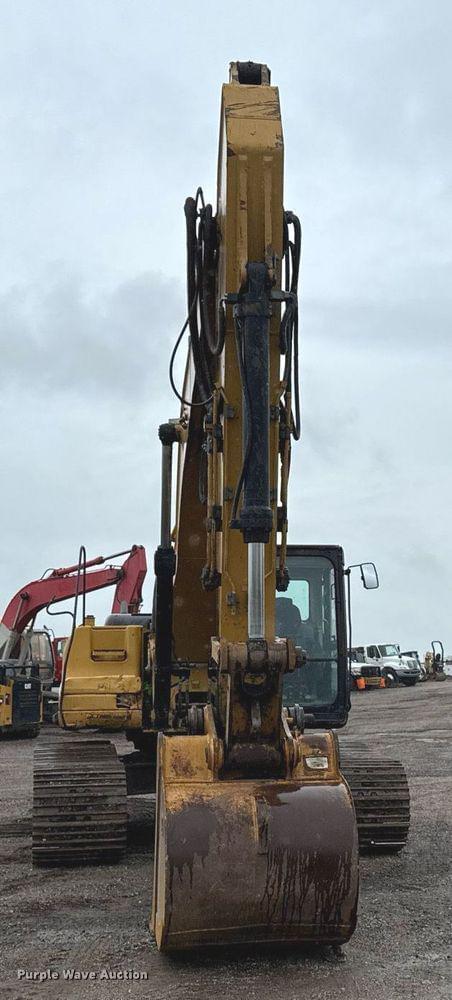 Image of Caterpillar 329D equipment image 1