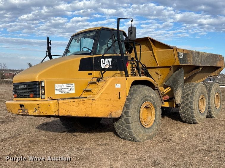 2011 Caterpillar 740 Equipment Image0