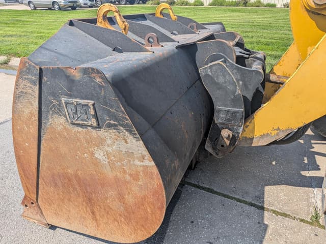 Image of Caterpillar 938H equipment image 4