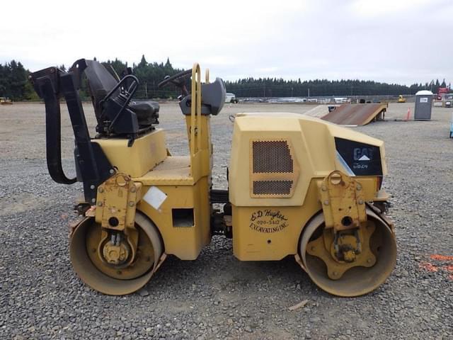 Image of Caterpillar CB24 equipment image 3