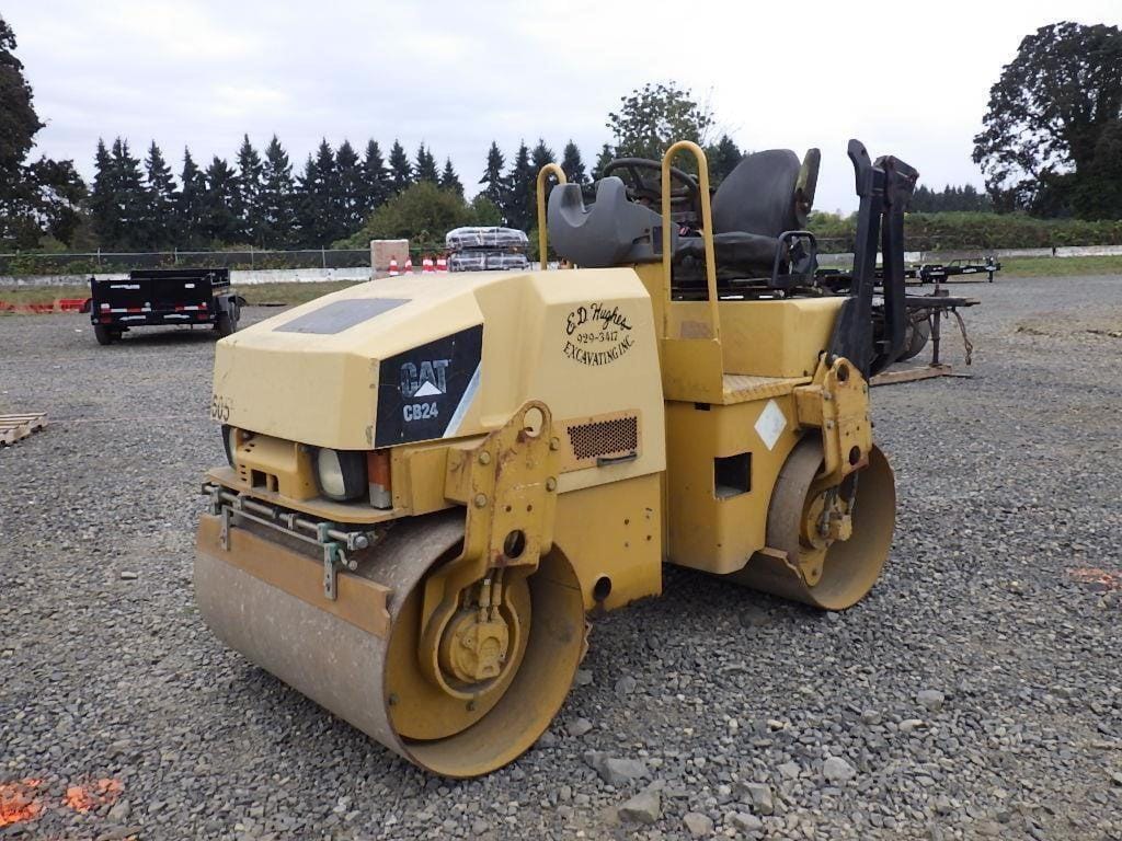2011 Caterpillar CB24 Equipment Image0