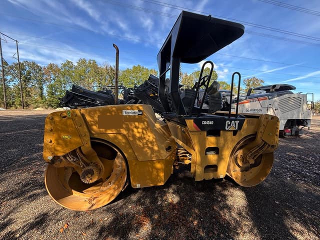 Image of Caterpillar CB434D equipment image 4