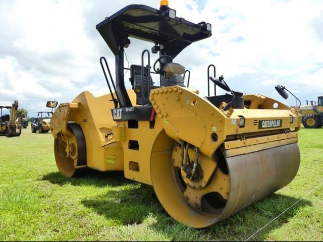 Image of Caterpillar CB54XW equipment image 1