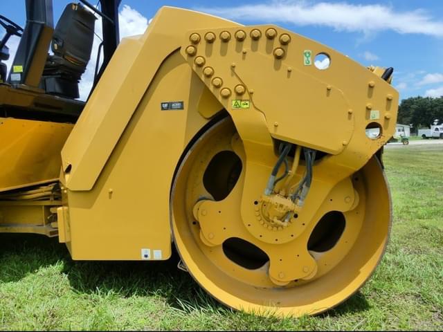 Image of Caterpillar CB54XW equipment image 4