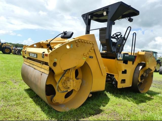 Image of Caterpillar CB54XW equipment image 2