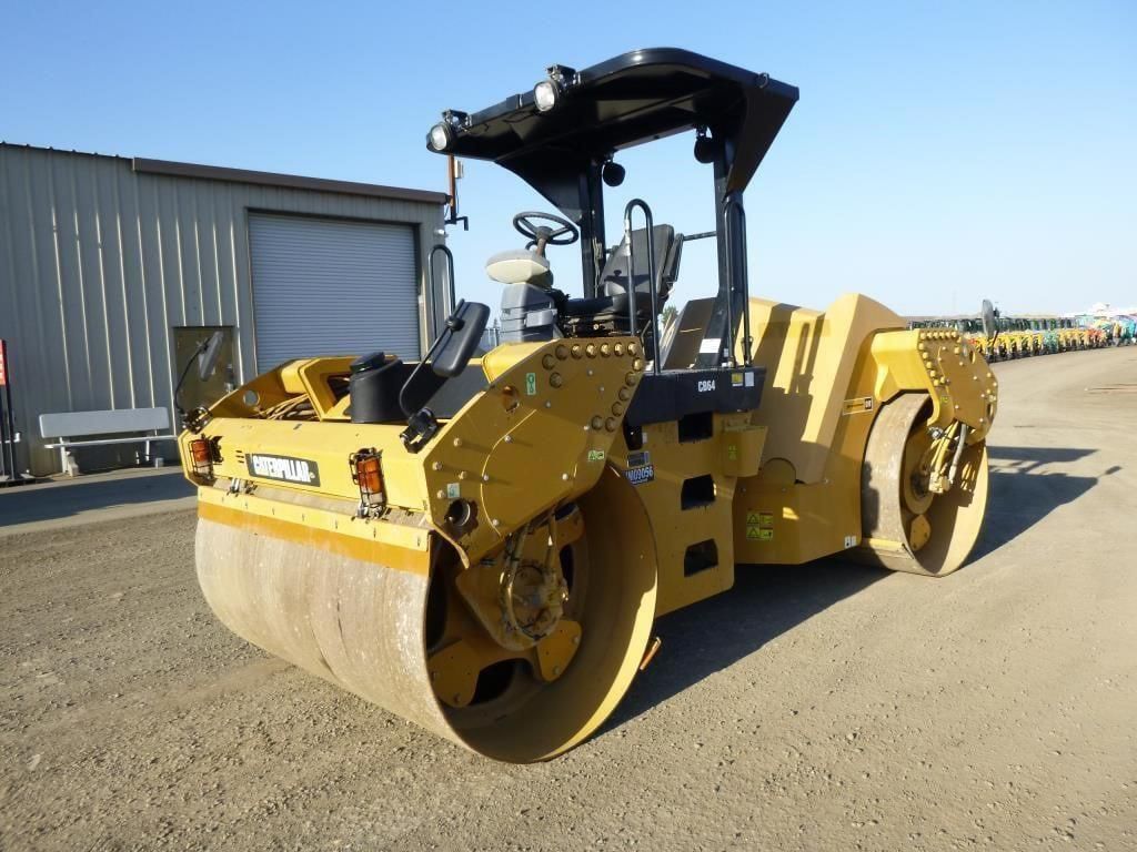 Main image Caterpillar CB64