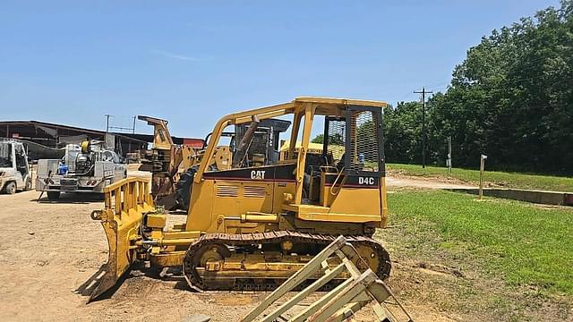 Image of Caterpillar D4C Series III equipment image 1