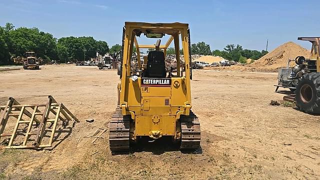 Image of Caterpillar D4C Series III equipment image 3