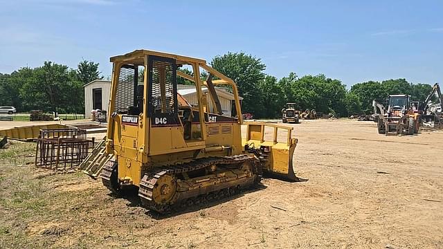 Image of Caterpillar D4C Series III equipment image 4