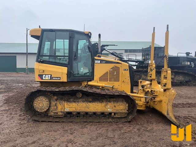 Image of Caterpillar D5K LGP equipment image 3