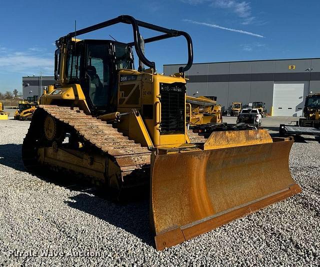 Image of Caterpillar D6N LGP equipment image 2