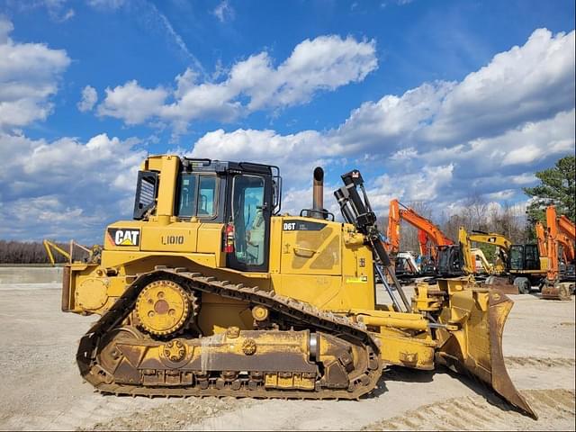 Image of Caterpillar D6T XL equipment image 3