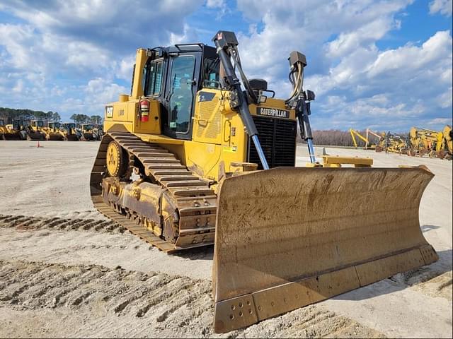 Image of Caterpillar D6T XL equipment image 1